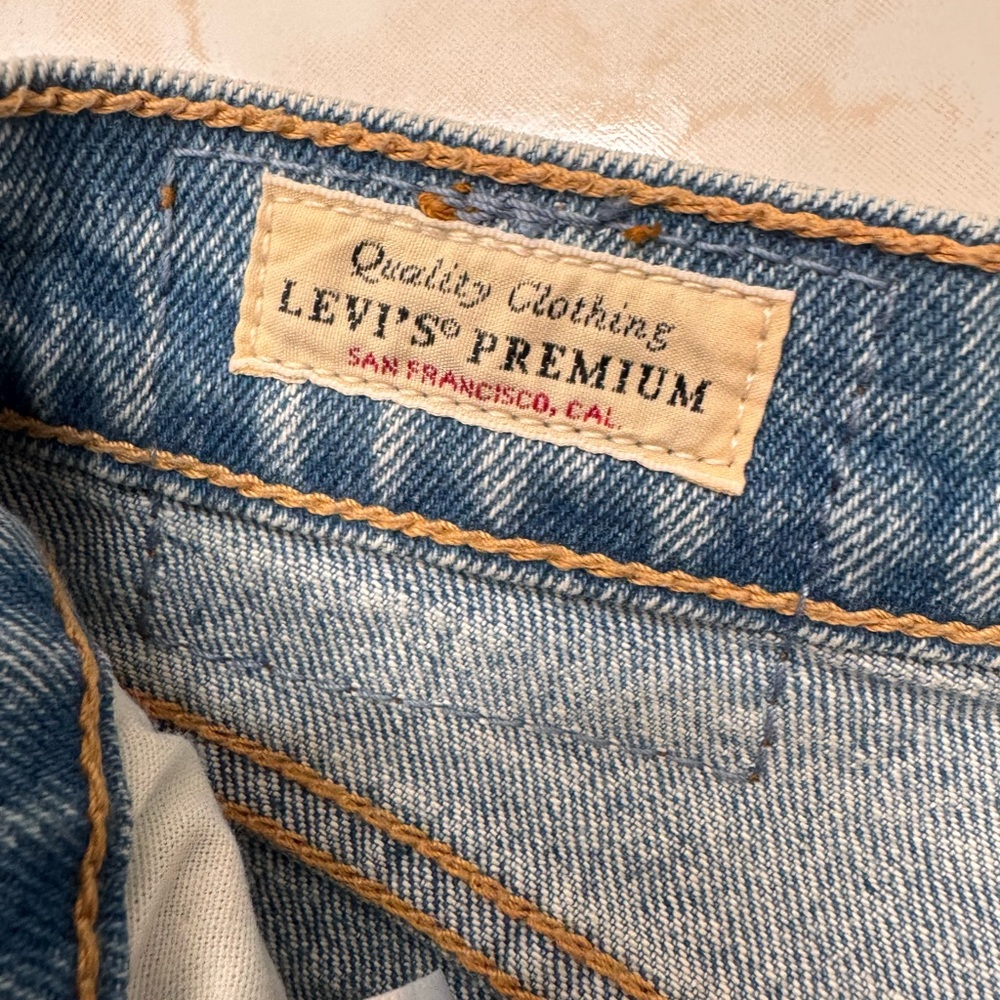 Levi’s 501 - Picture 2 of 3